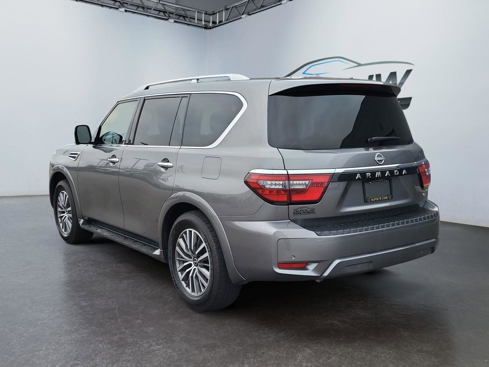Used 2024 Nissan Armada SL w/ Captain's Chairs Package image 5
