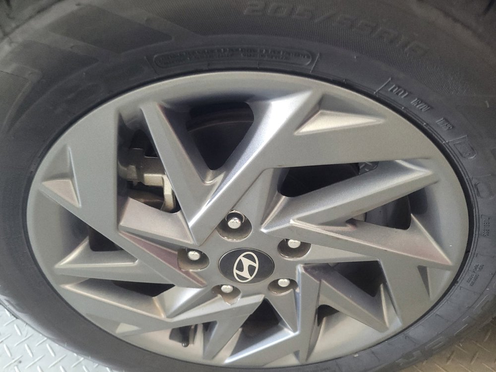 Used 2024 Hyundai Elantra SEL FWD image 31