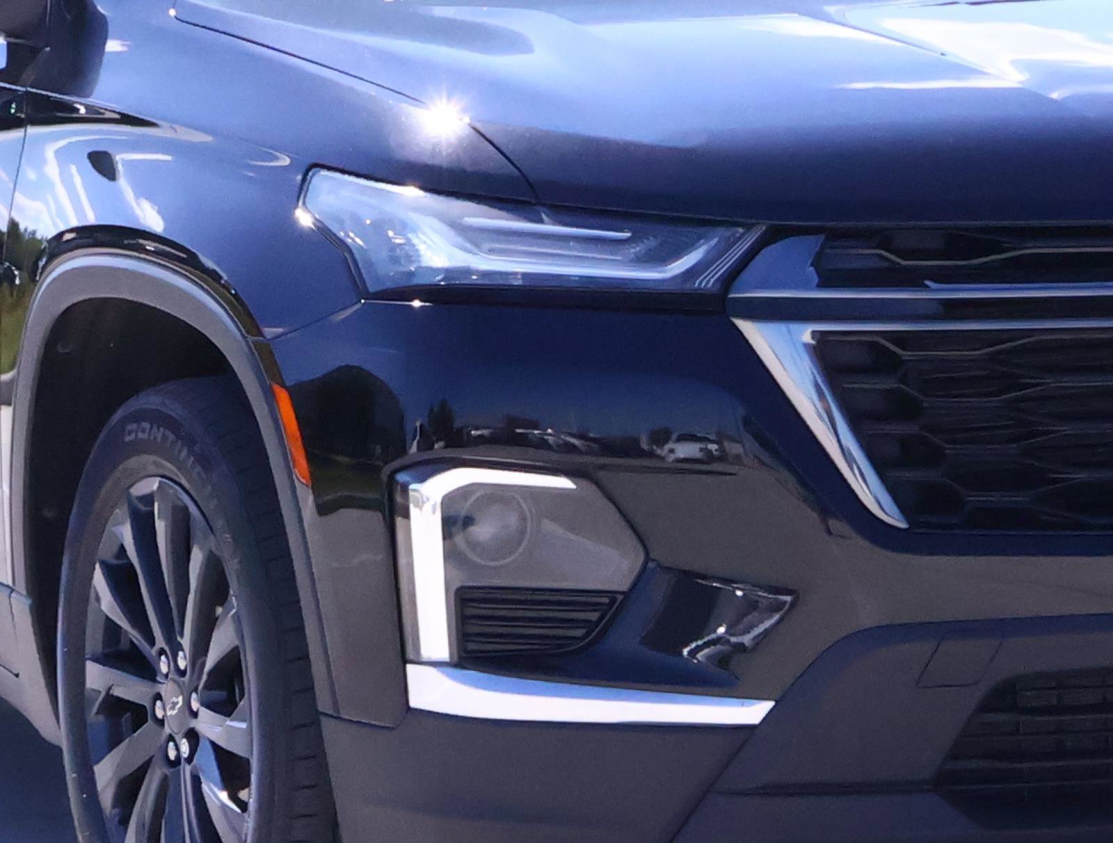 Used 2023 Chevrolet Traverse RS image 8