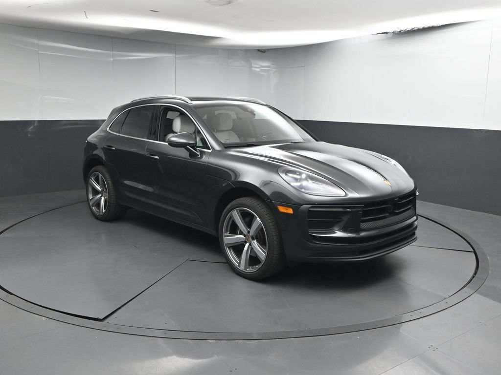 Certified 2024 Porsche Macan AWD/4WD image 26