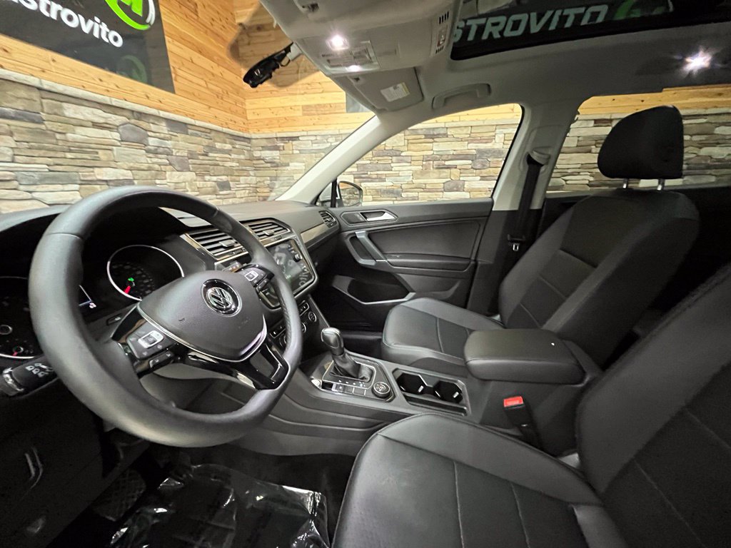 Used 2020 Volkswagen Tiguan SE w/ Panoramic Sunroof Package AWD/4WD image 21