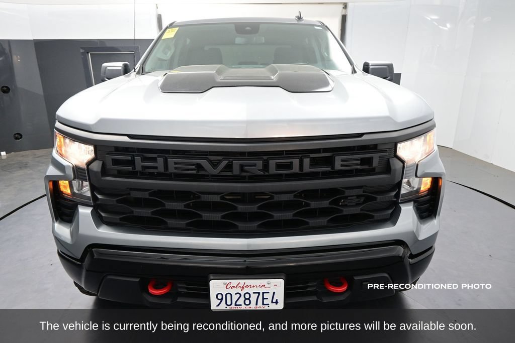 Used 2025 Chevrolet Silverado 1500 Custom Trail Boss w/ LPO, Dark Essentials Package AWD/4WD image 2