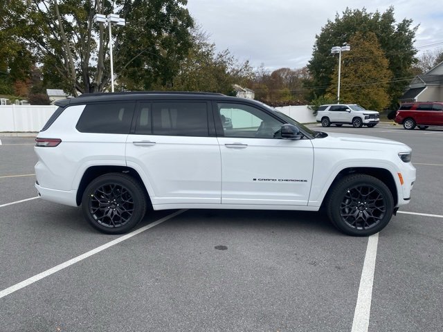 New 2025 Jeep Grand Cherokee L Summit image 9