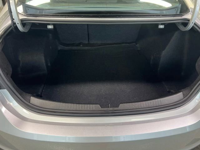 Used 2022 Chevrolet Malibu LS FWD image 13