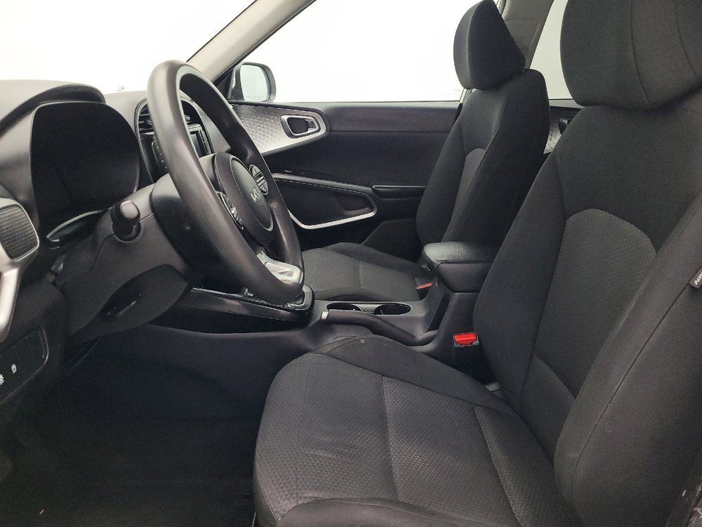 Used 2023 Kia Soul LX FWD image 17