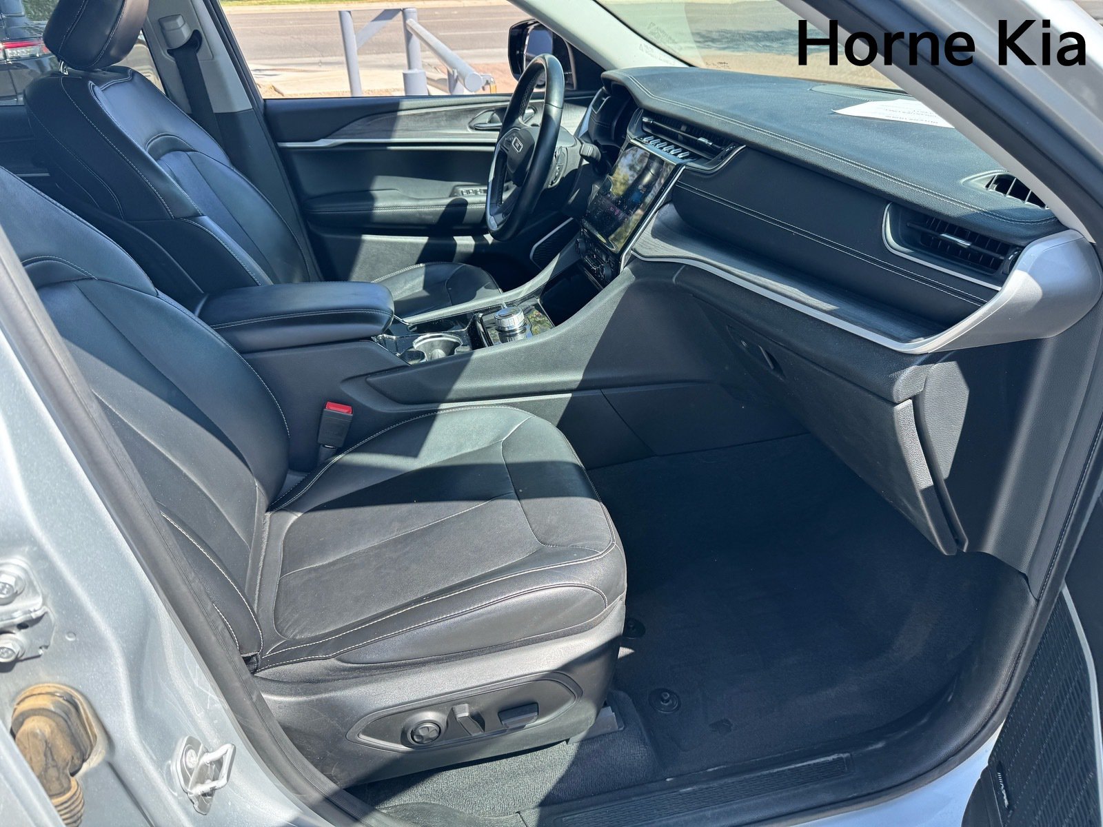 Used 2021 Jeep Grand Cherokee L Limited AWD/4WD image 25