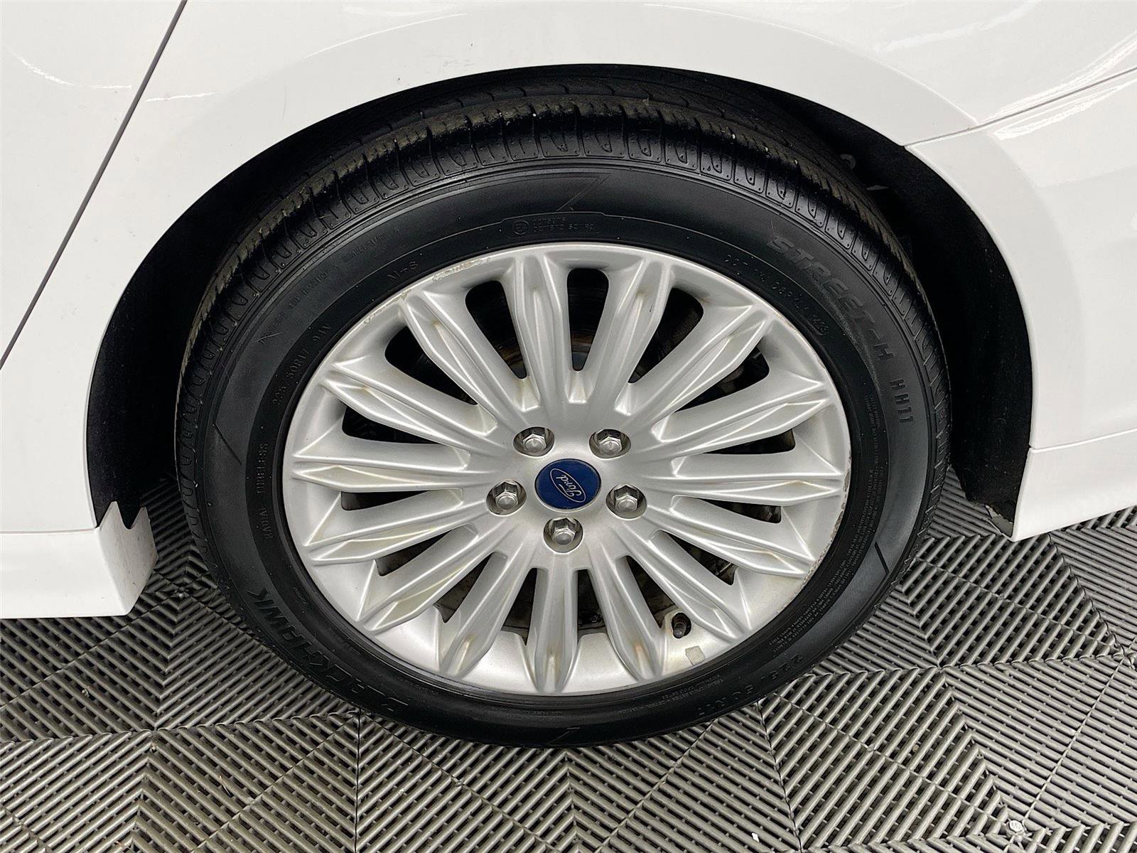 Used 2016 Ford Fusion SE image 32