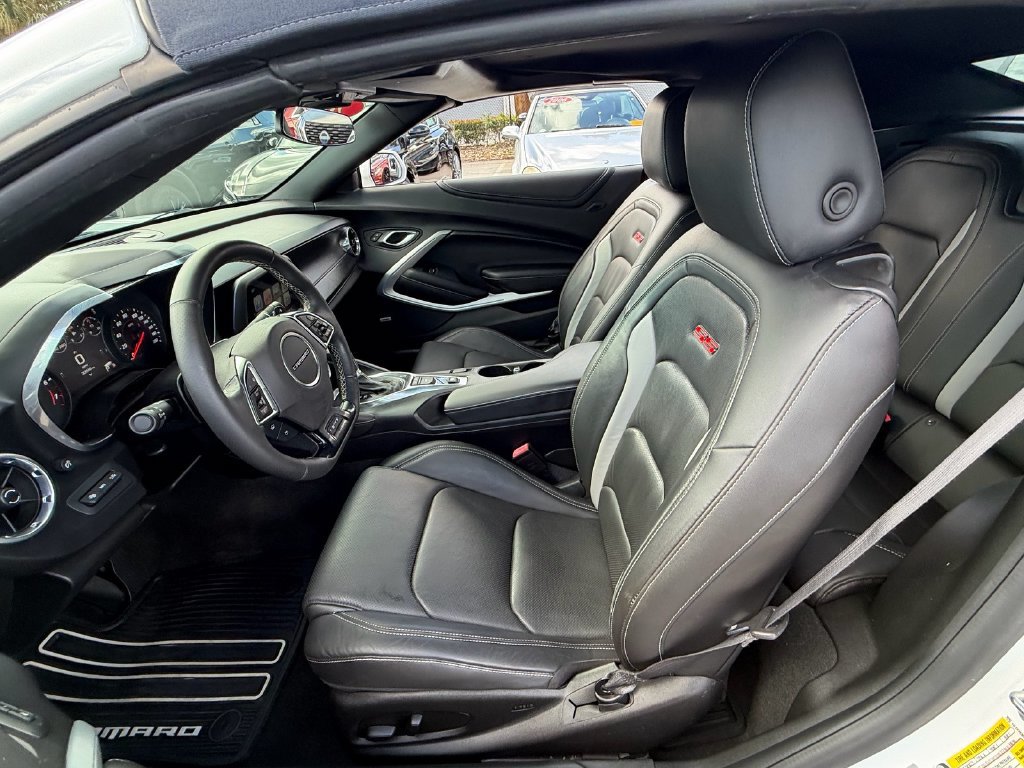 Used 2017 Chevrolet Camaro SS RWD image 10