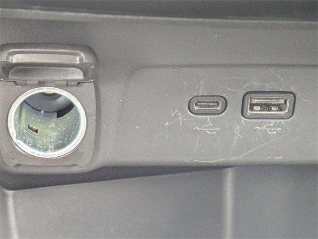 Used 2025 Chevrolet Trax LT w/ LT Convenience Package image 22