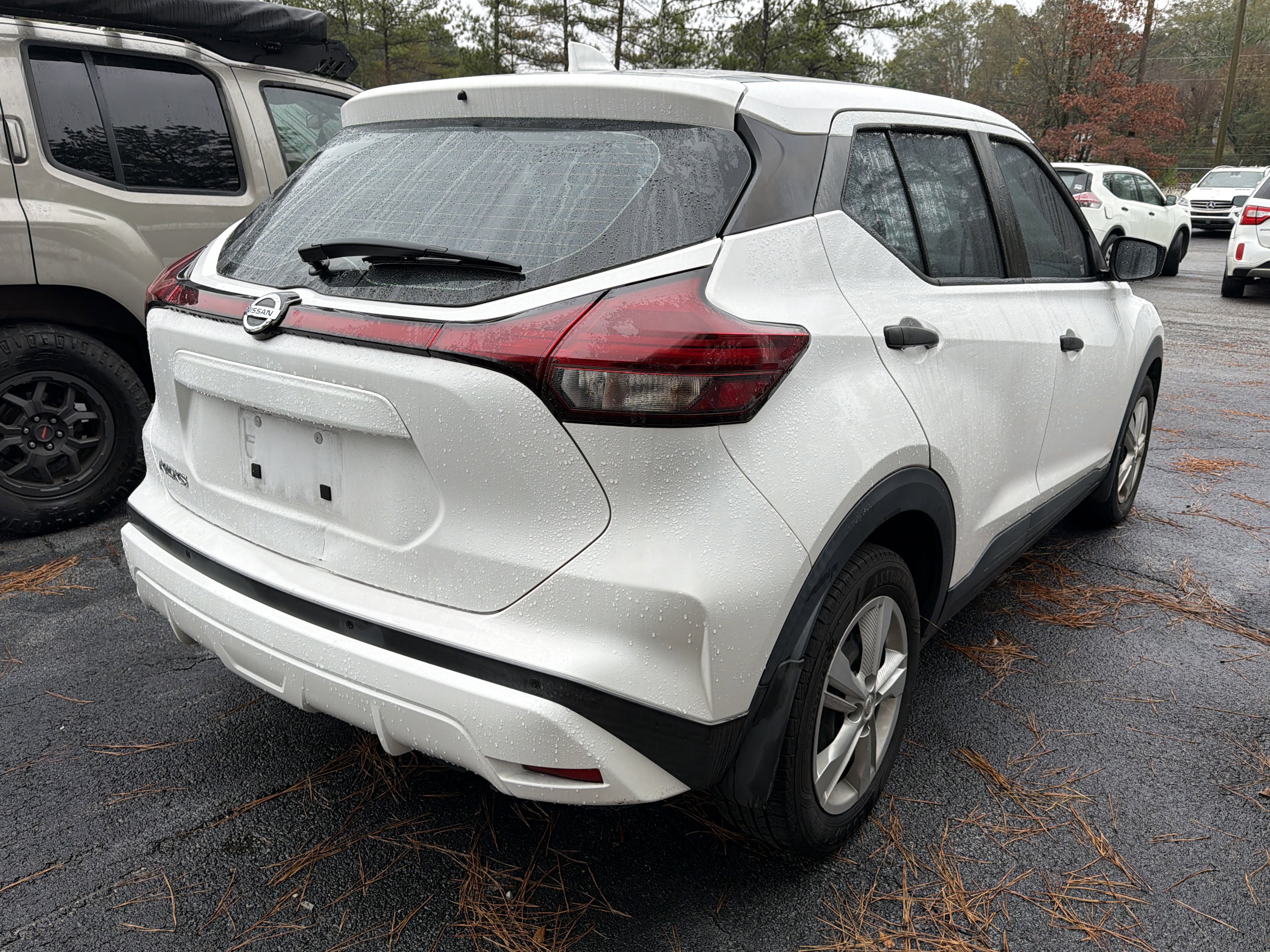 Used 2021 Nissan Kicks S image 6