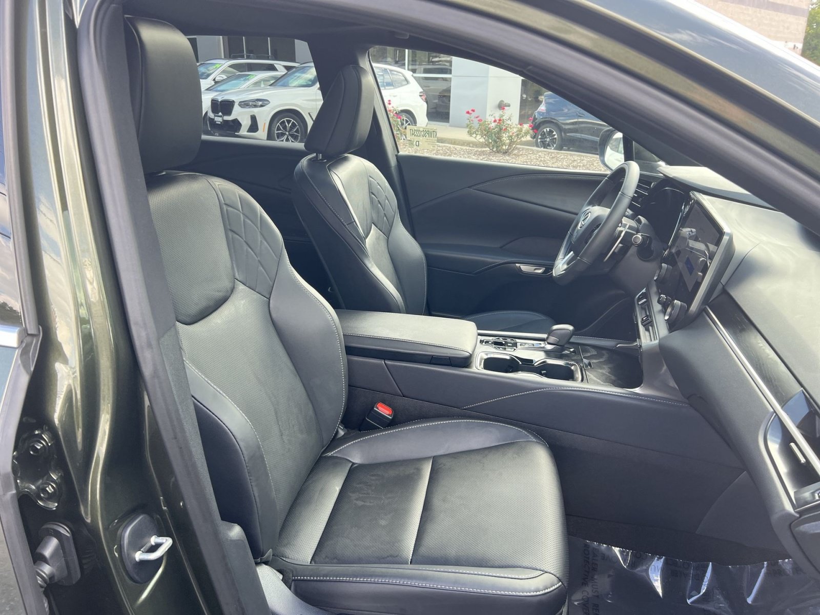 Used 2025 Lexus RX 350 Premium w/ Convenience Package AWD/4WD image 27