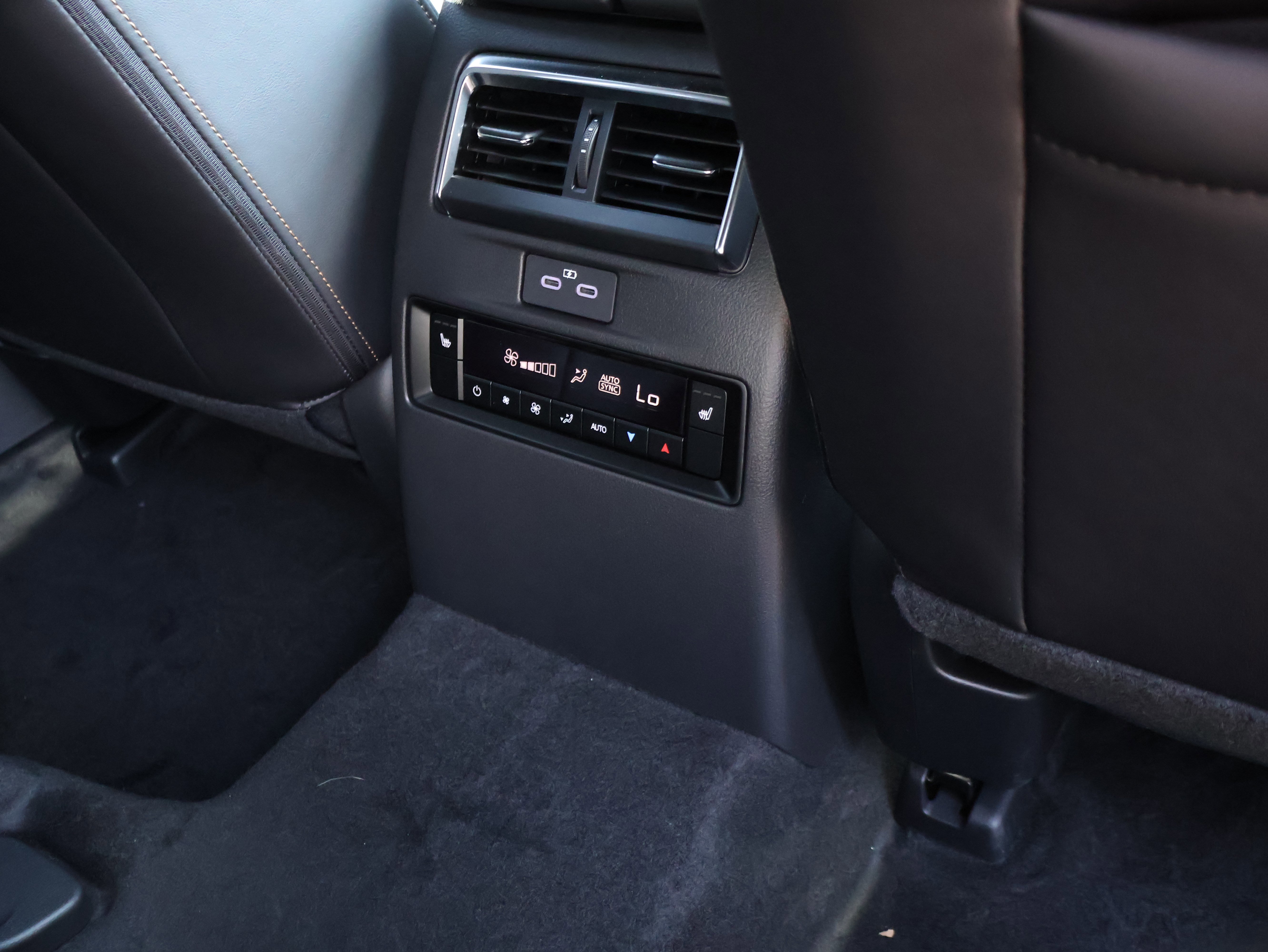 New 2025 MAZDA CX-90 Plug-In Hybrid w/ Premium Plus image 16