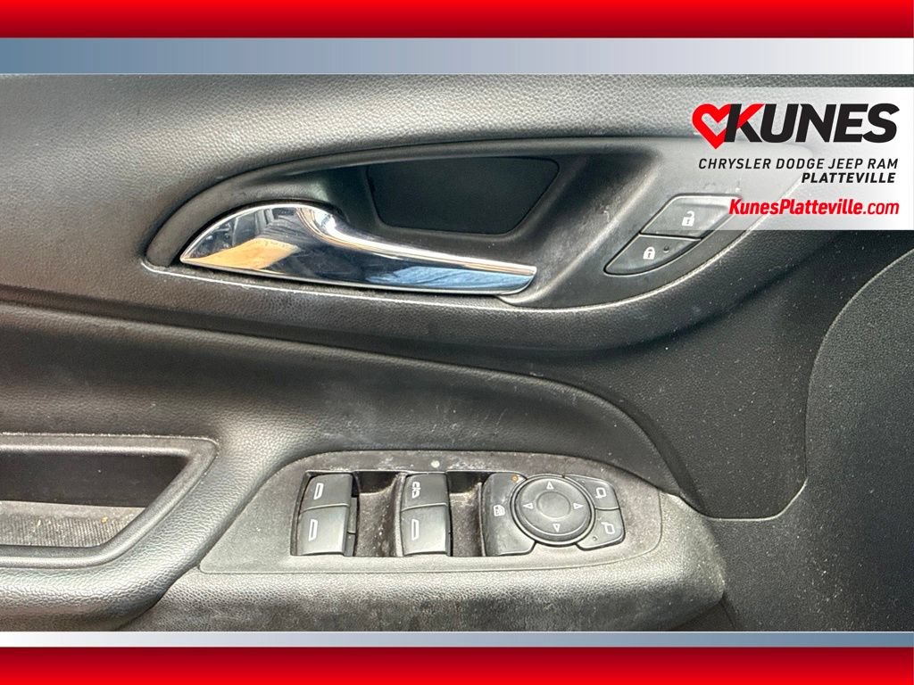 Used 2018 Chevrolet Equinox LT FWD image 22