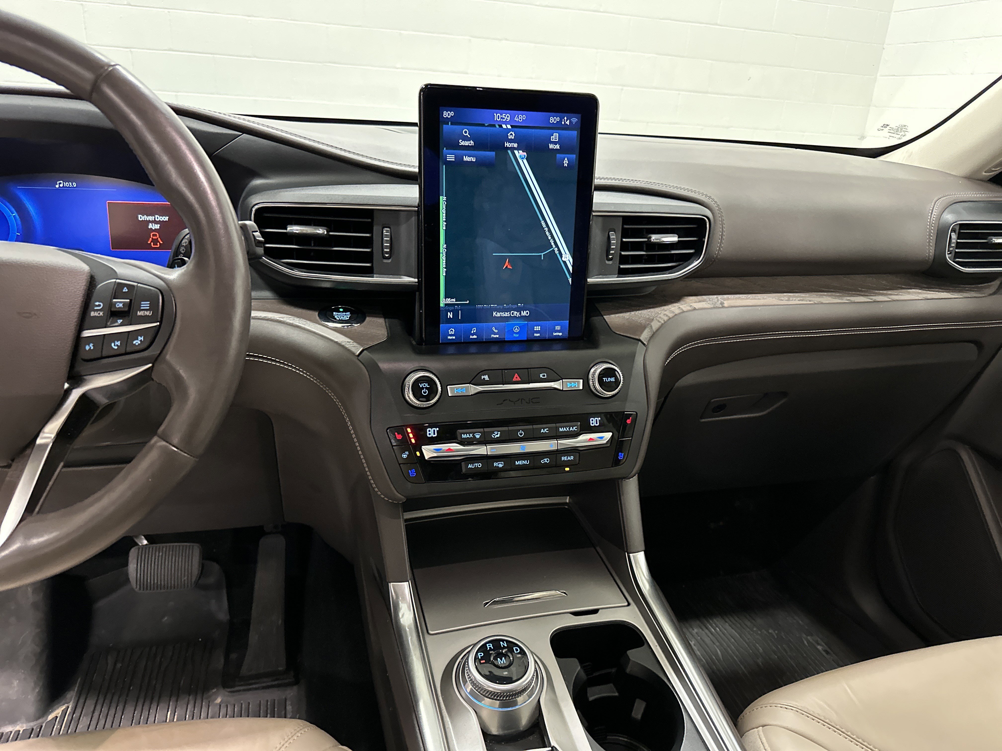 Used 2020 Ford Explorer Platinum w/ Premium Technology Package image 30