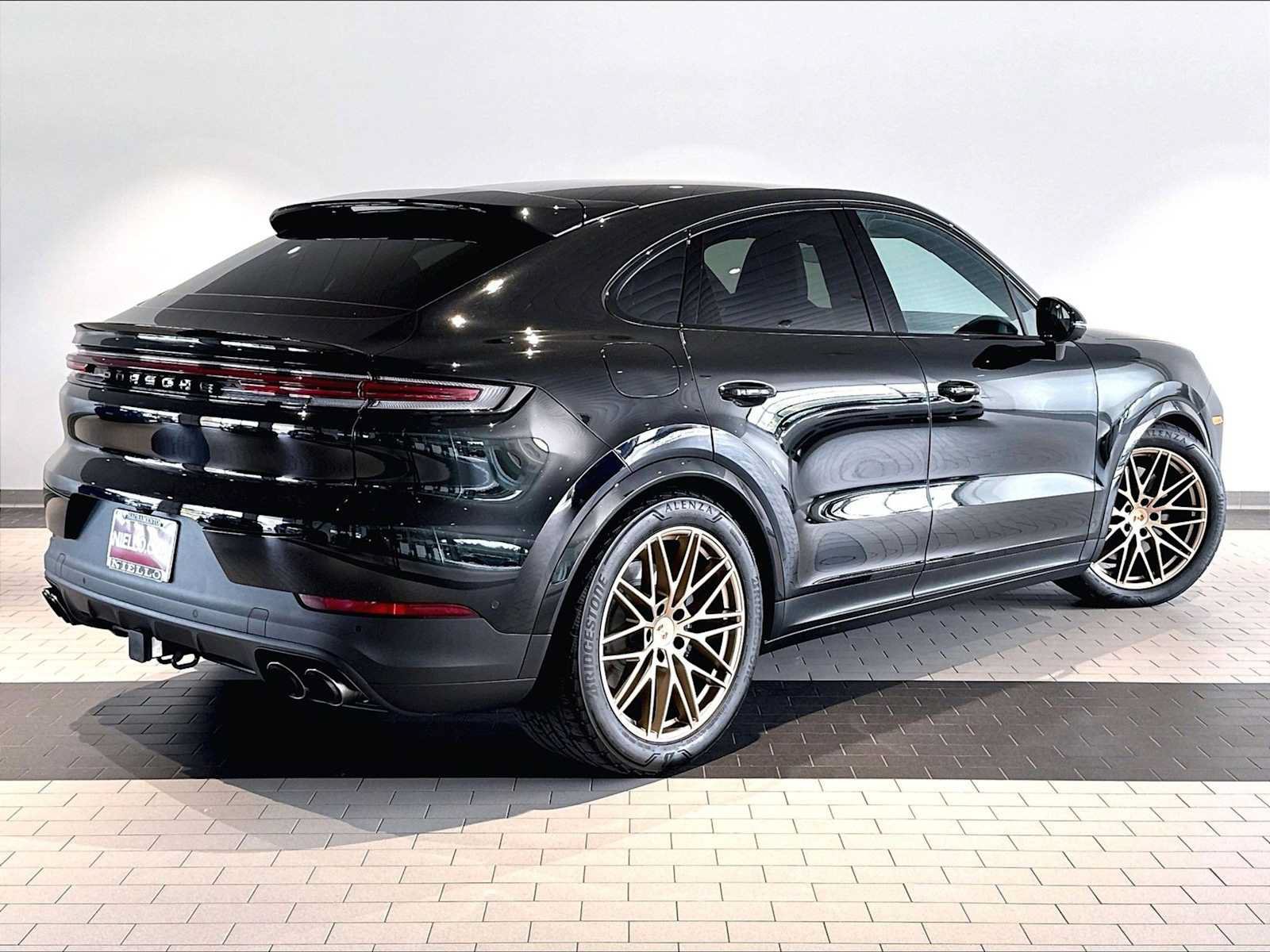 Used 2026 Porsche Cayenne Coupe AWD/4WD image 11