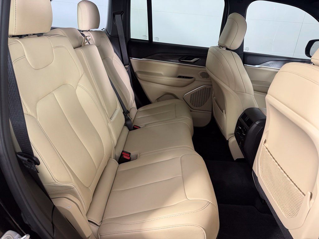 Used 2025 Jeep Grand Cherokee Limited 4xe AWD/4WD image 21