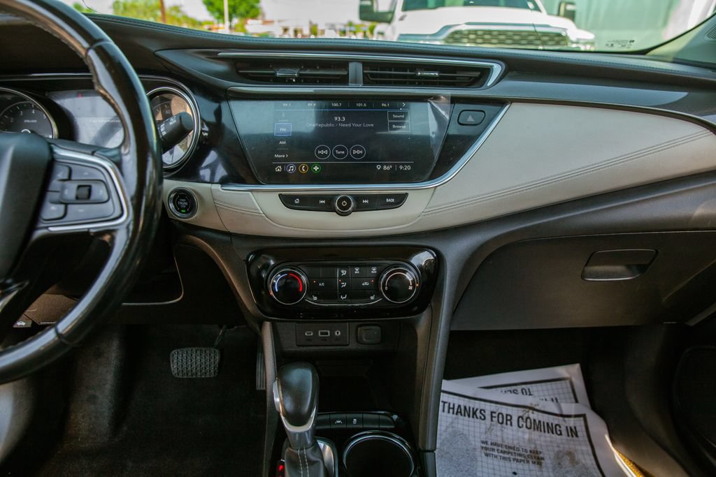 Used 2023 Buick Encore GX Preferred w/ Cold Weather Comfort Package FWD image 15
