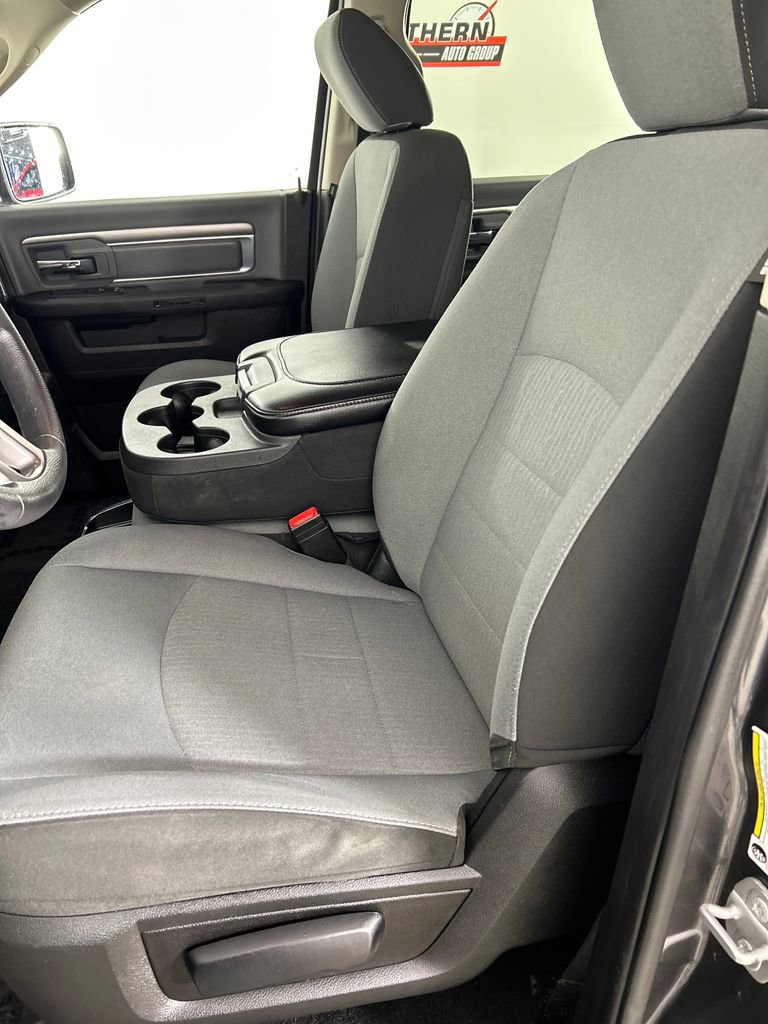 Used 2022 RAM 1500 Classic SLT AWD/4WD image 13