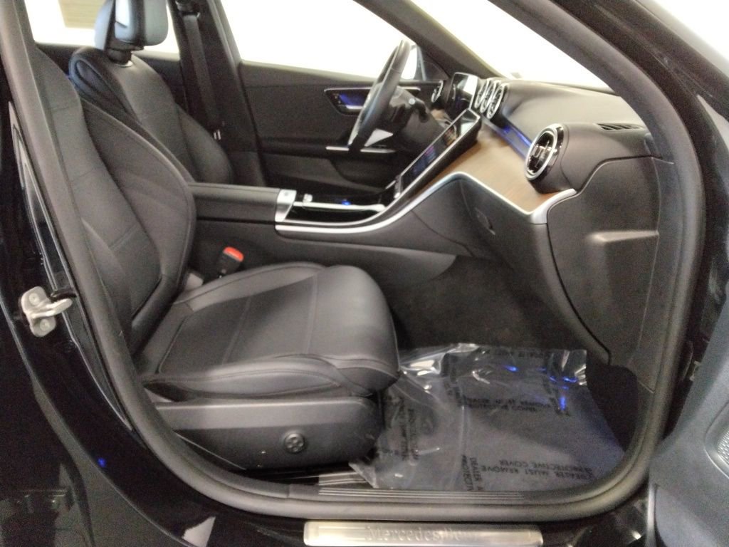 Used 2025 Mercedes-Benz C 300 4MATIC Sedan image 44