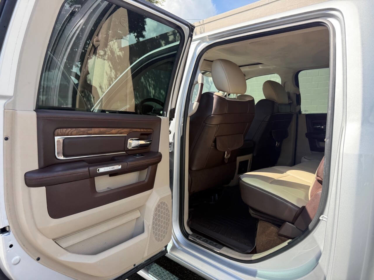 Used 2018 RAM 3500 Laramie Longhorn w/ Max Tow Package image 47