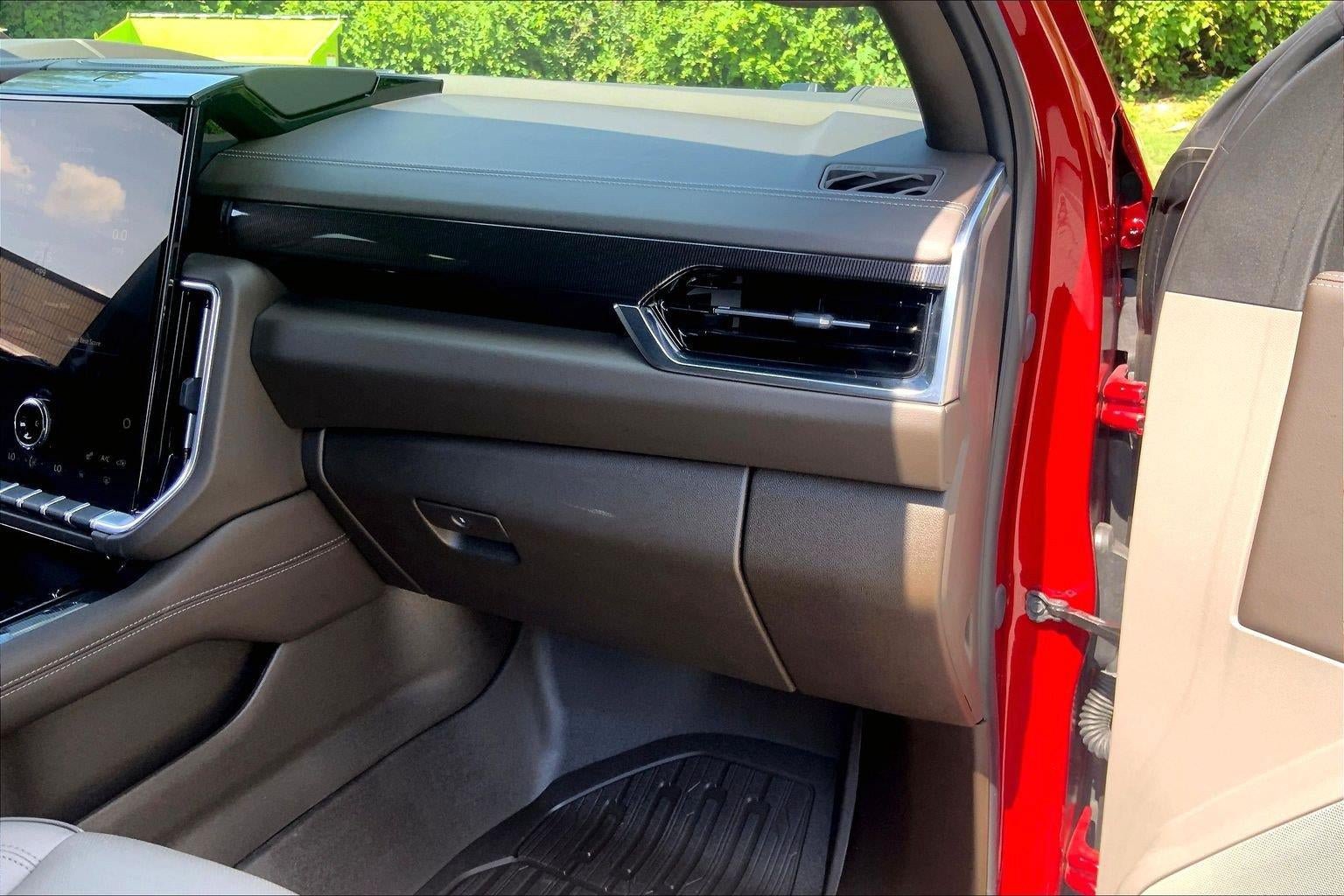 Used 2026 GMC Yukon Elevation AWD/4WD image 17