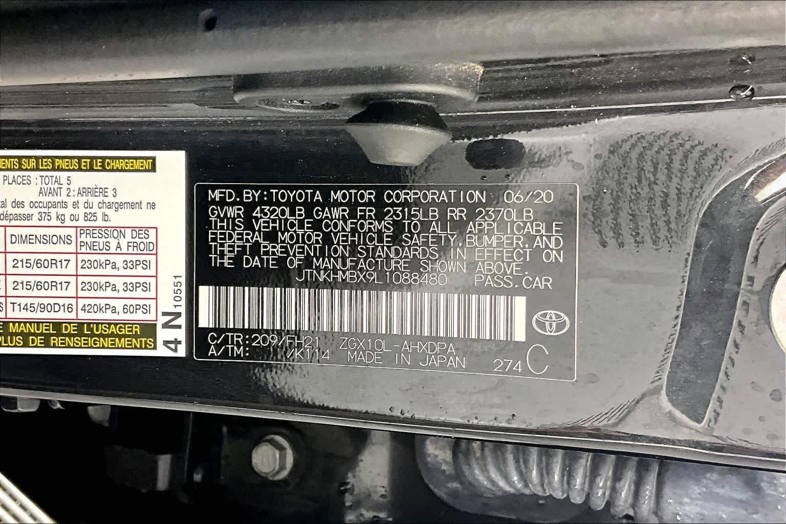 Used 2020 Toyota C-HR LE FWD image 33