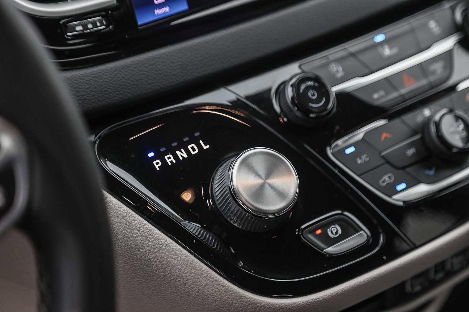 Used 2022 Chrysler Pacifica Touring-L image 21