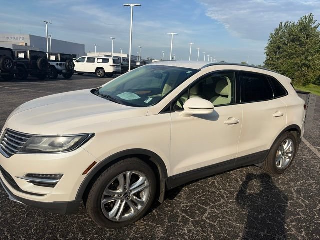 Used 2016 Lincoln MKC Select w/ Select Plus Package FWD image 2