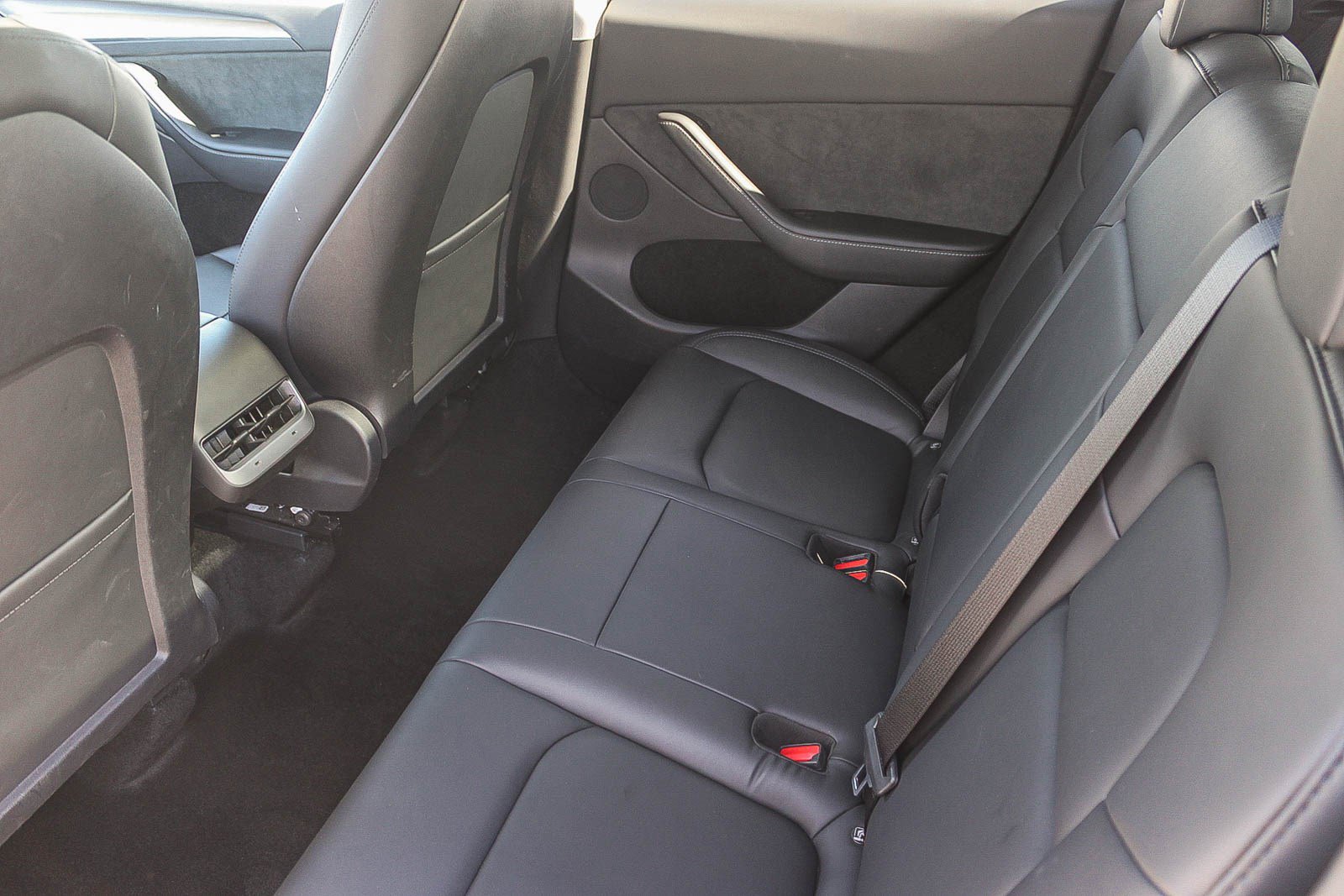 Used 2023 Tesla Model Y Long Range image 19