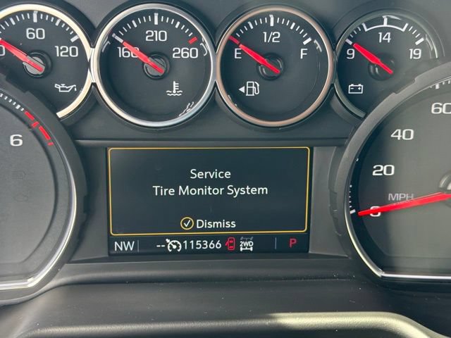 Used 2021 Chevrolet Tahoe Z71 w/ Luxury Package AWD/4WD image 2