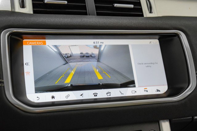 Used 2017 Land Rover Range Rover Evoque SE Premium image 20