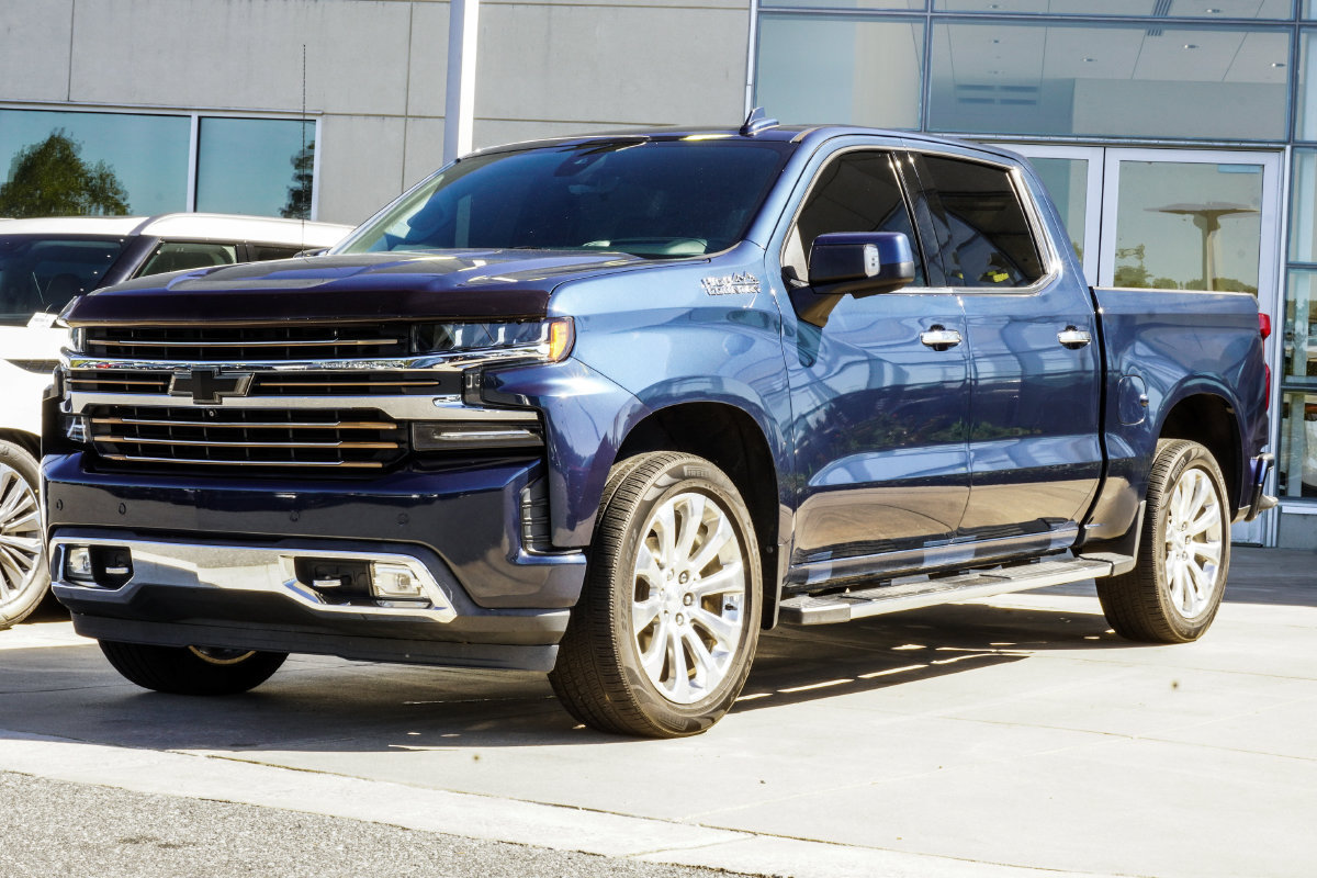 Used 2021 Chevrolet Silverado 1500 High Country w/ Technology Package AWD/4WD image 9