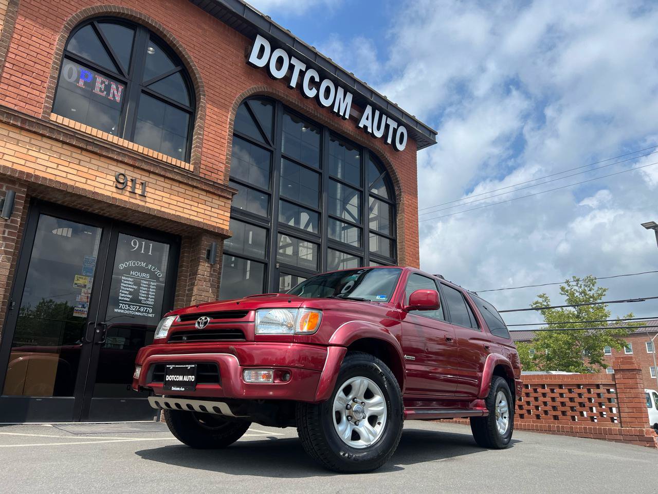Used 2002 Toyota 4Runner SR5 RWD image 2