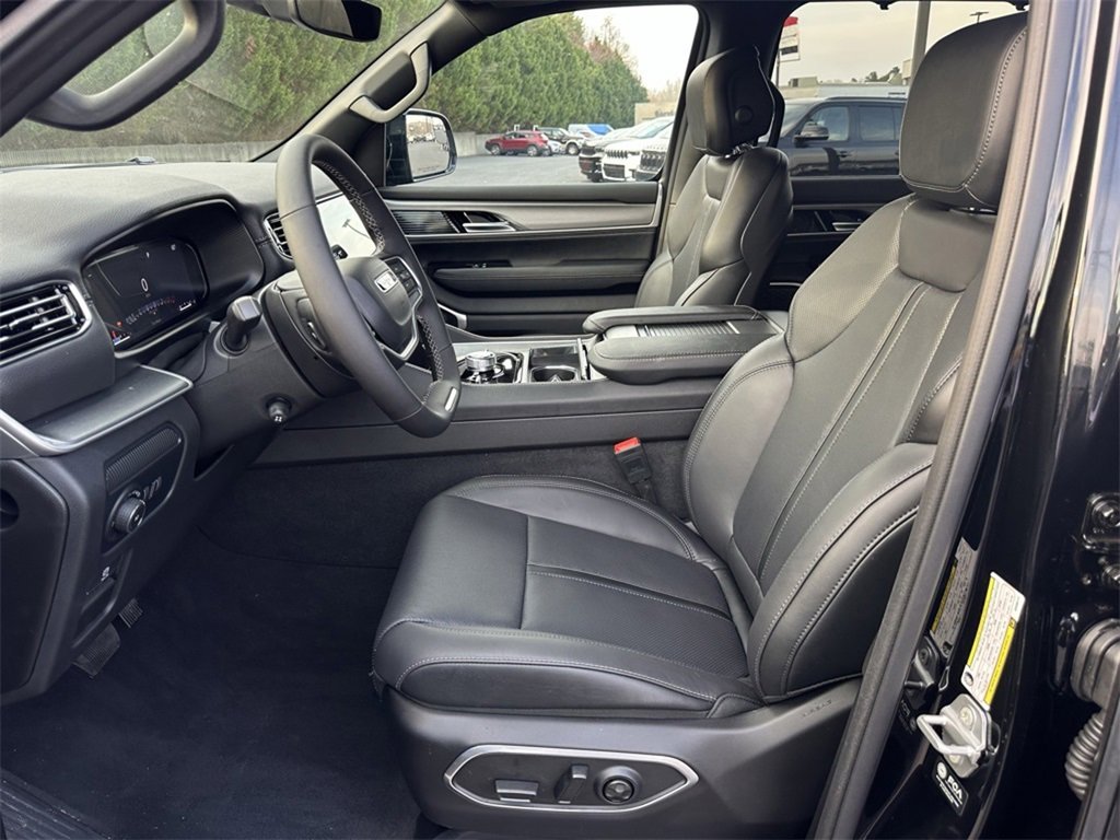 New 2025 Jeep Wagoneer Series II w/ Convenience Group I image 12