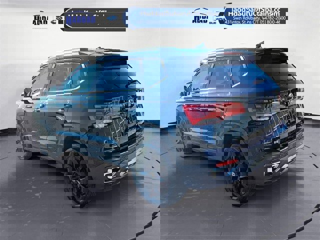 Used 2022 Volkswagen Taos SE w/ Panoramic Sunroof Package image 3