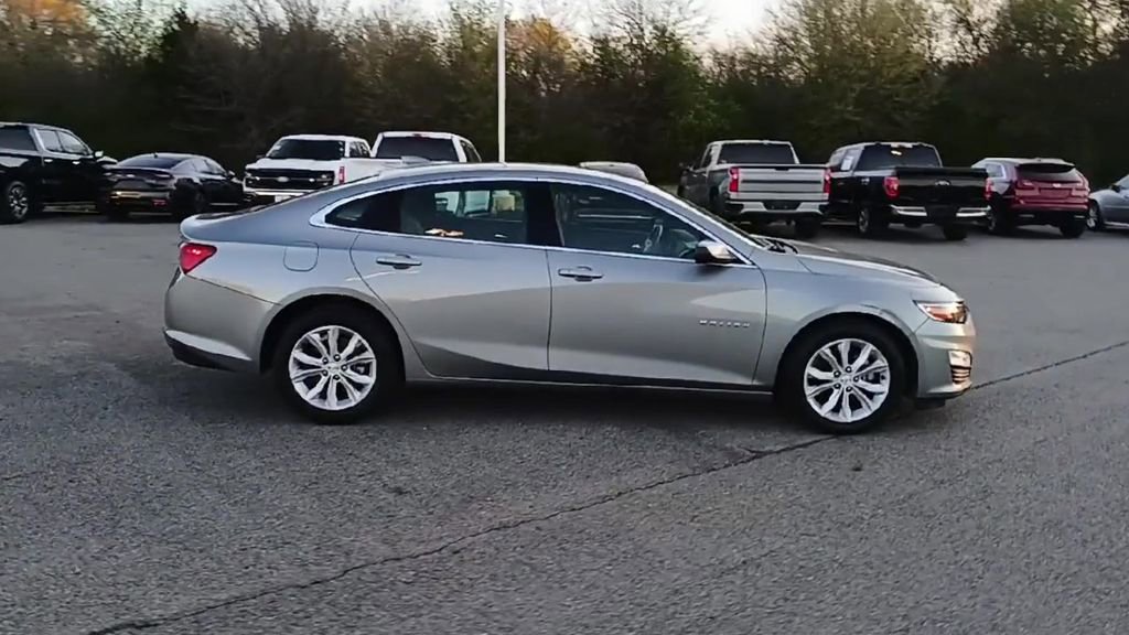 Used 2024 Chevrolet Malibu LT FWD image 9