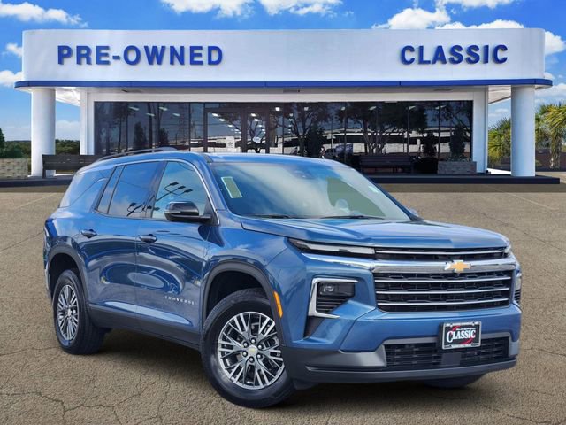 Used 2024 Chevrolet Traverse LT w/ LPO, Floor Liner Package image 1