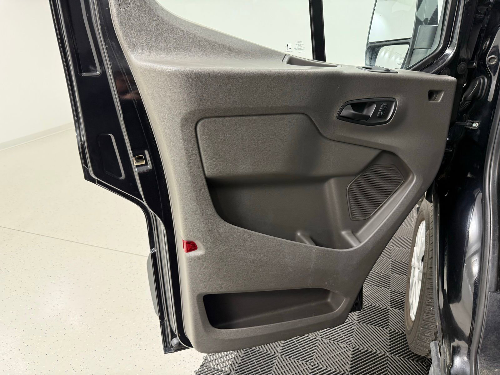 Used 2021 Ford Transit 350 XLT image 10