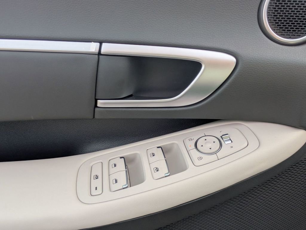 New 2025 Hyundai Sonata SEL image 13