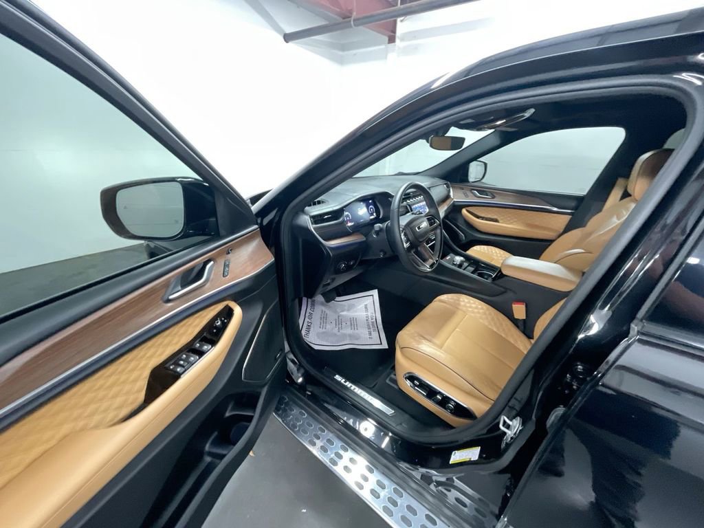 Used 2022 Jeep Grand Cherokee Summit image 10