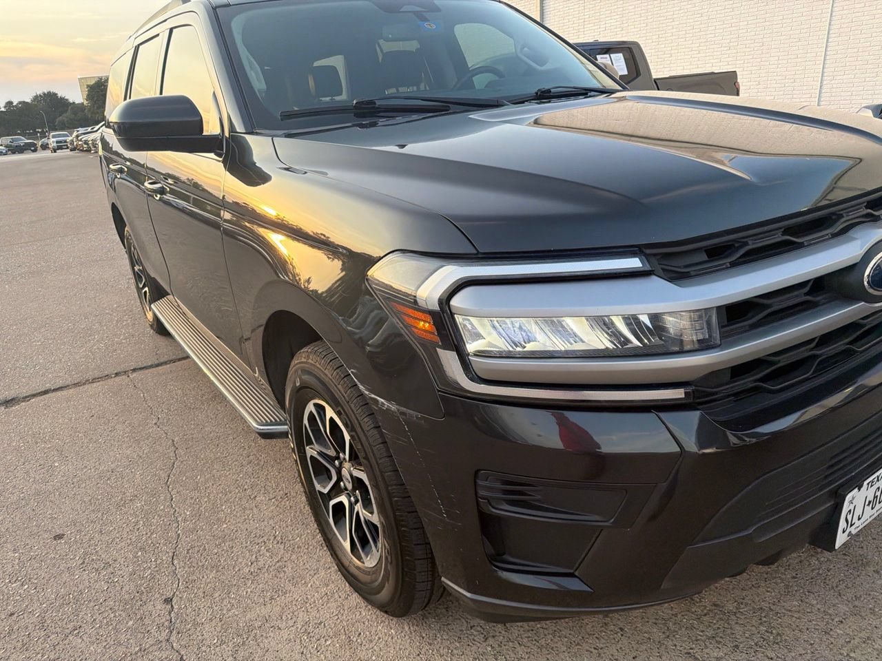 Used 2022 Ford Expedition XLT AWD/4WD image 2