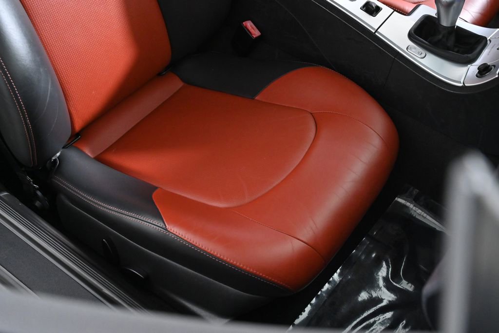 Used 2005 Chrysler Crossfire Convertible image 25