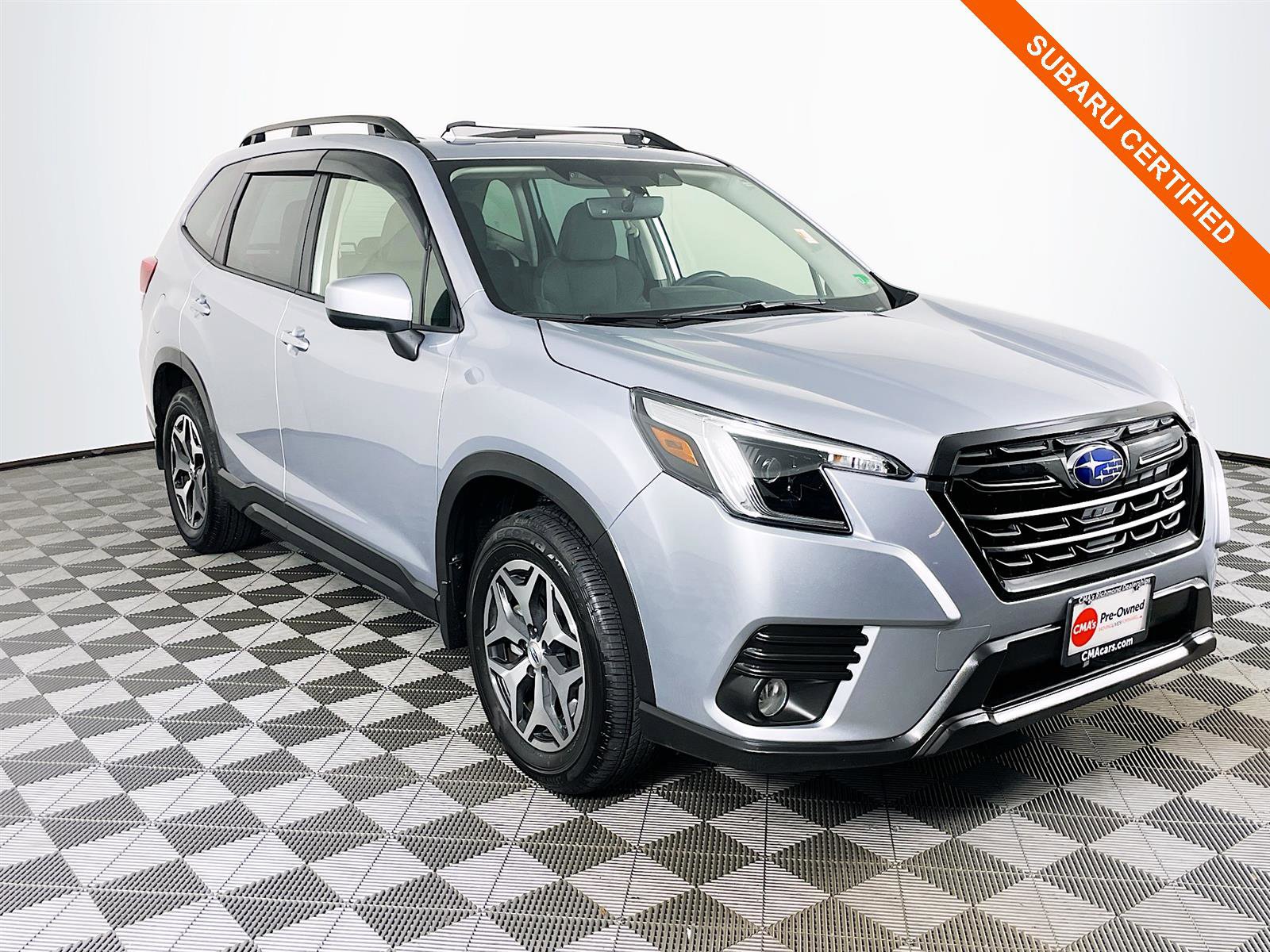 Used 2023 Subaru Forester Premium image 1