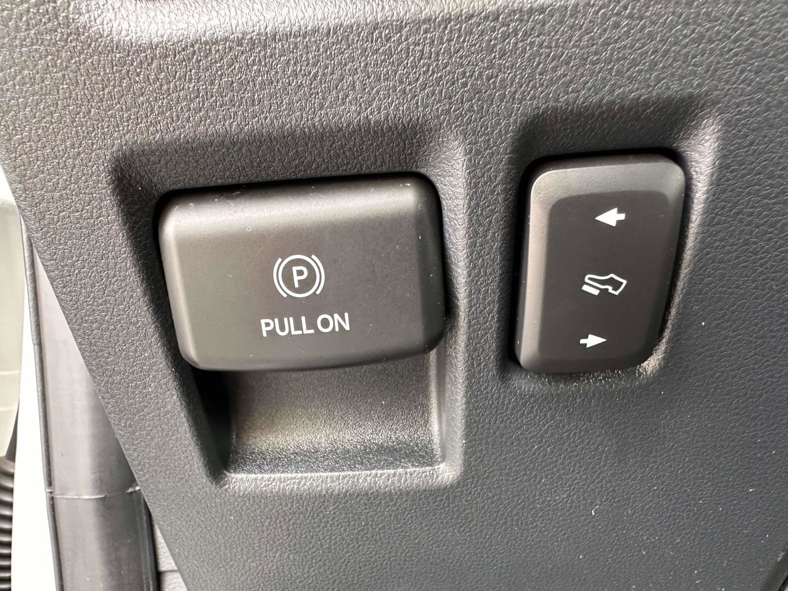 Used 2022 Ford Expedition XLT AWD/4WD image 18