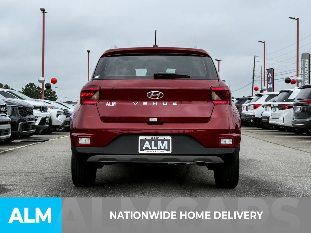 Certified 2025 Hyundai Venue Limited FWD image 4