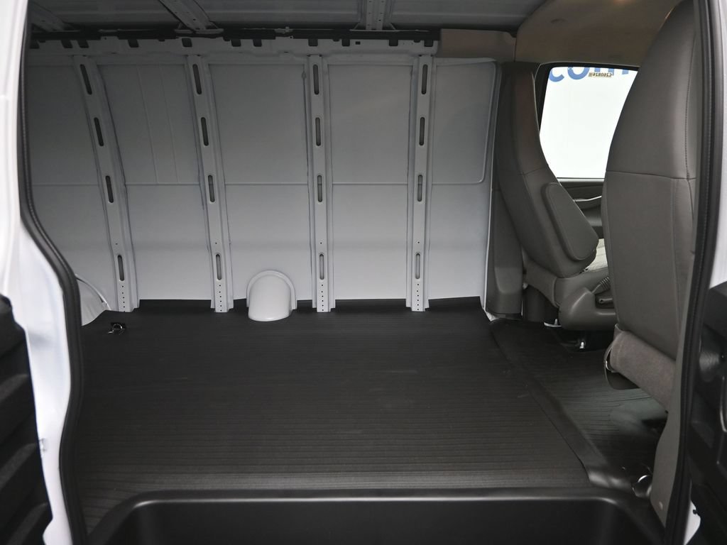 New 2026 Chevrolet Express 2500 Extended w/ Driver Convenience Package RWD image 10