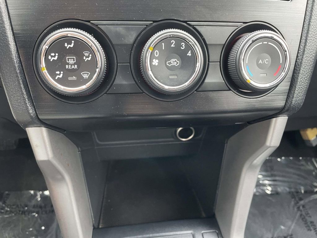 Used 2015 Subaru Forester 2.5i w/ Alloy Wheel Package image 41