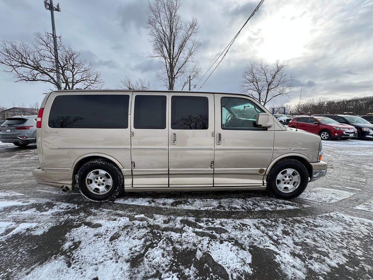 Used 2010 Chevrolet Express 1500 AWD w/ Preferred Equipment Group image 5