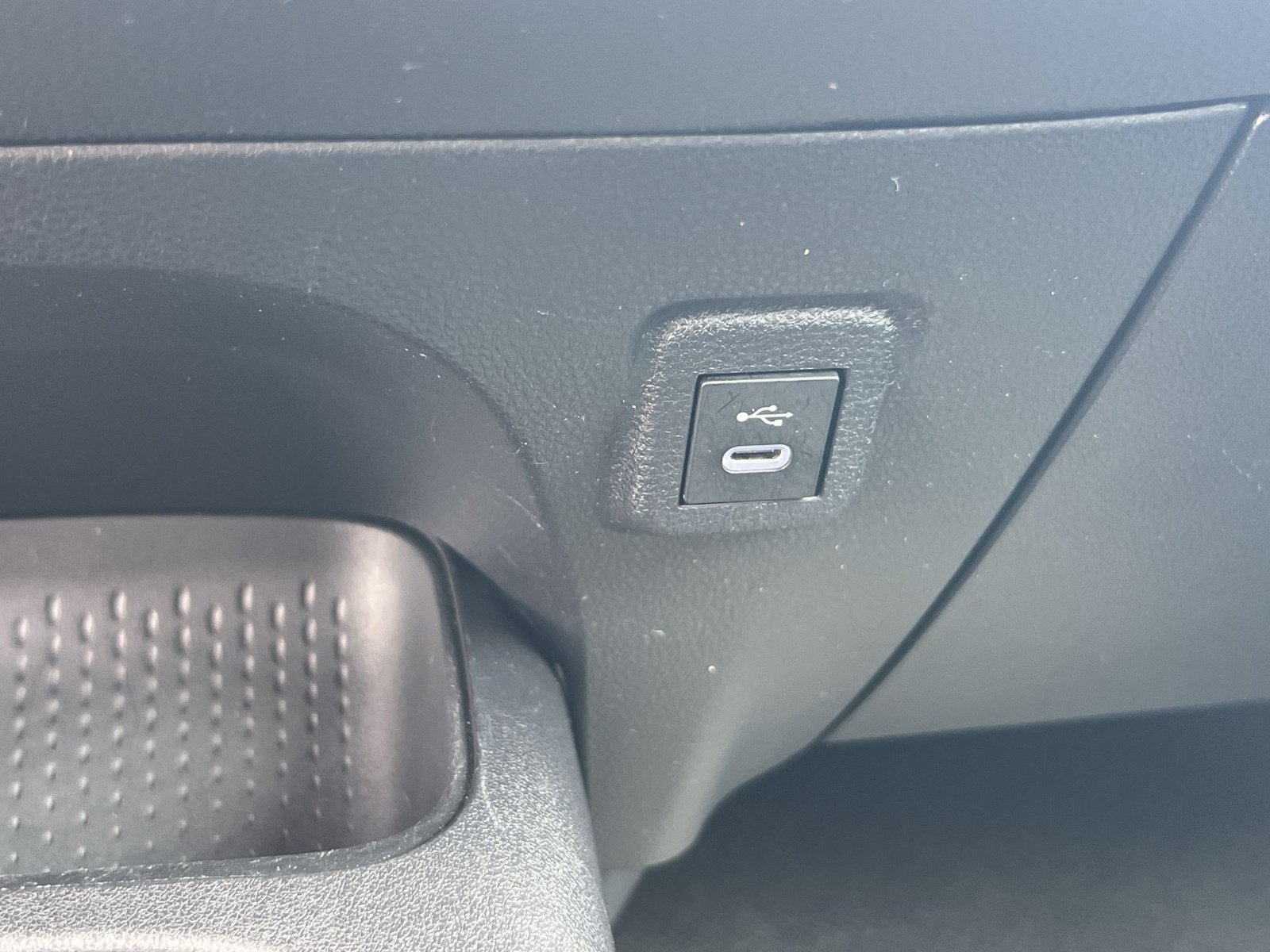 Used 2025 Toyota Corolla LE FWD image 33