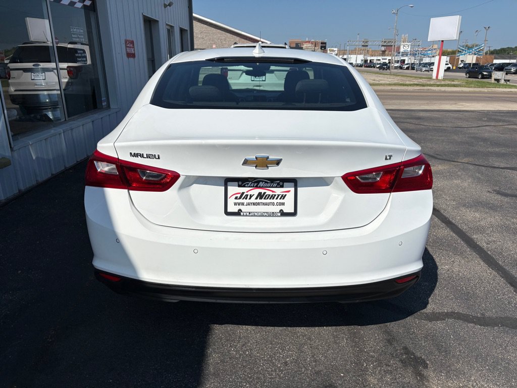 Used 2024 Chevrolet Malibu LT FWD image 2